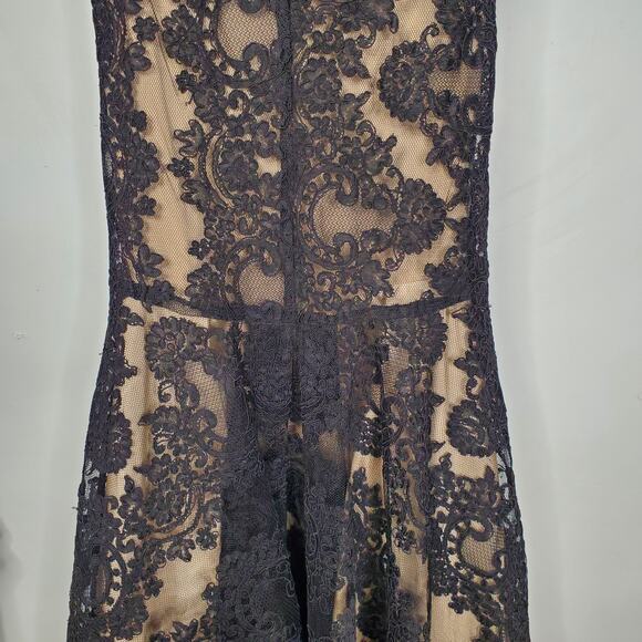 Alice + Olivia Jae Lace Open Back Maxi Dress Gown Black Mermaid Cocktail Size 8 - Picture 9 of 16
